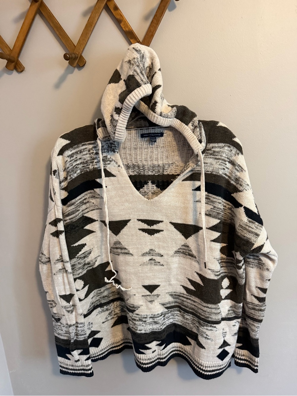 American Eagle Outfitters Cream Black Southwestern Aztec Knit Hooded Sweater M